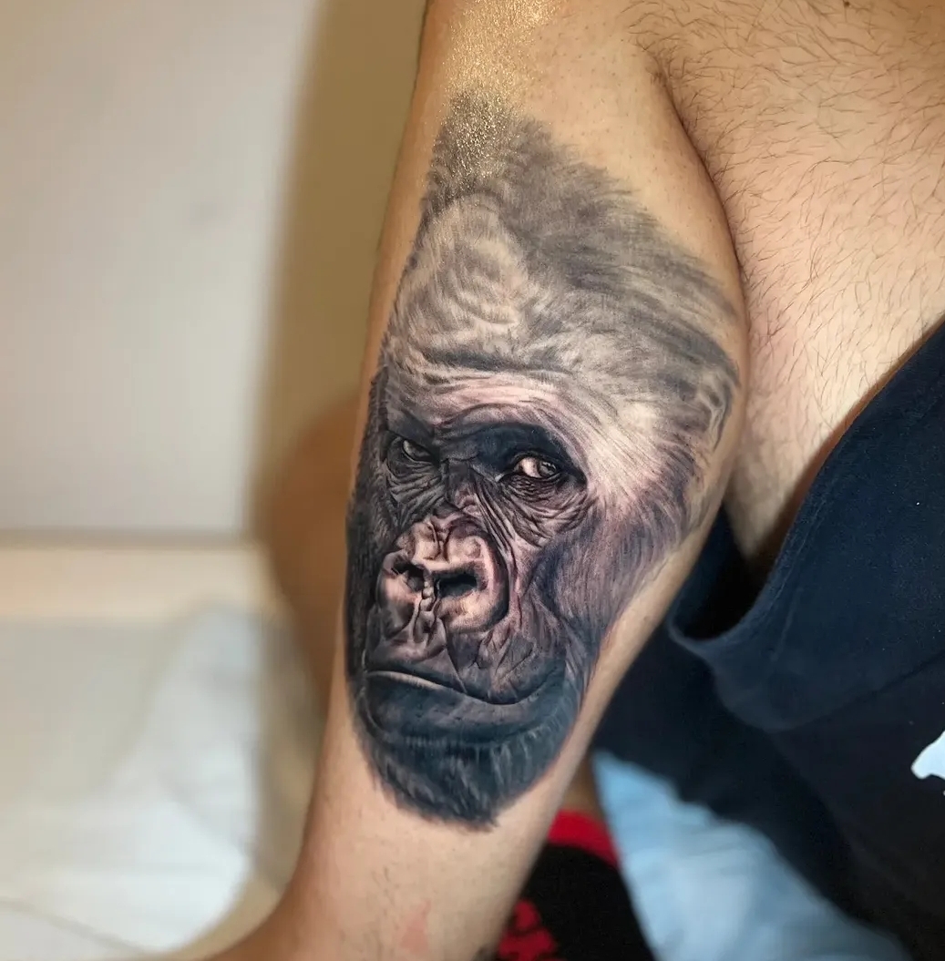 Tatuaggio di Rui (la nostra artista del tatuaggio realistico) 